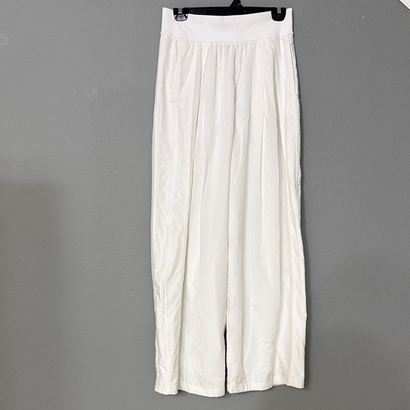 lululemon athletica Pants - Lululemon Elegant White Wide-Leg Pants Women’s Size 6